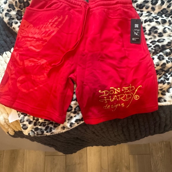 Ed Hardy Bold Red Apparel - Picture 1 of 4